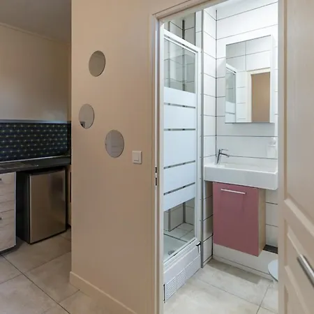 Appartamento Very Bright And Crossing Cocoon With A Courtyard *